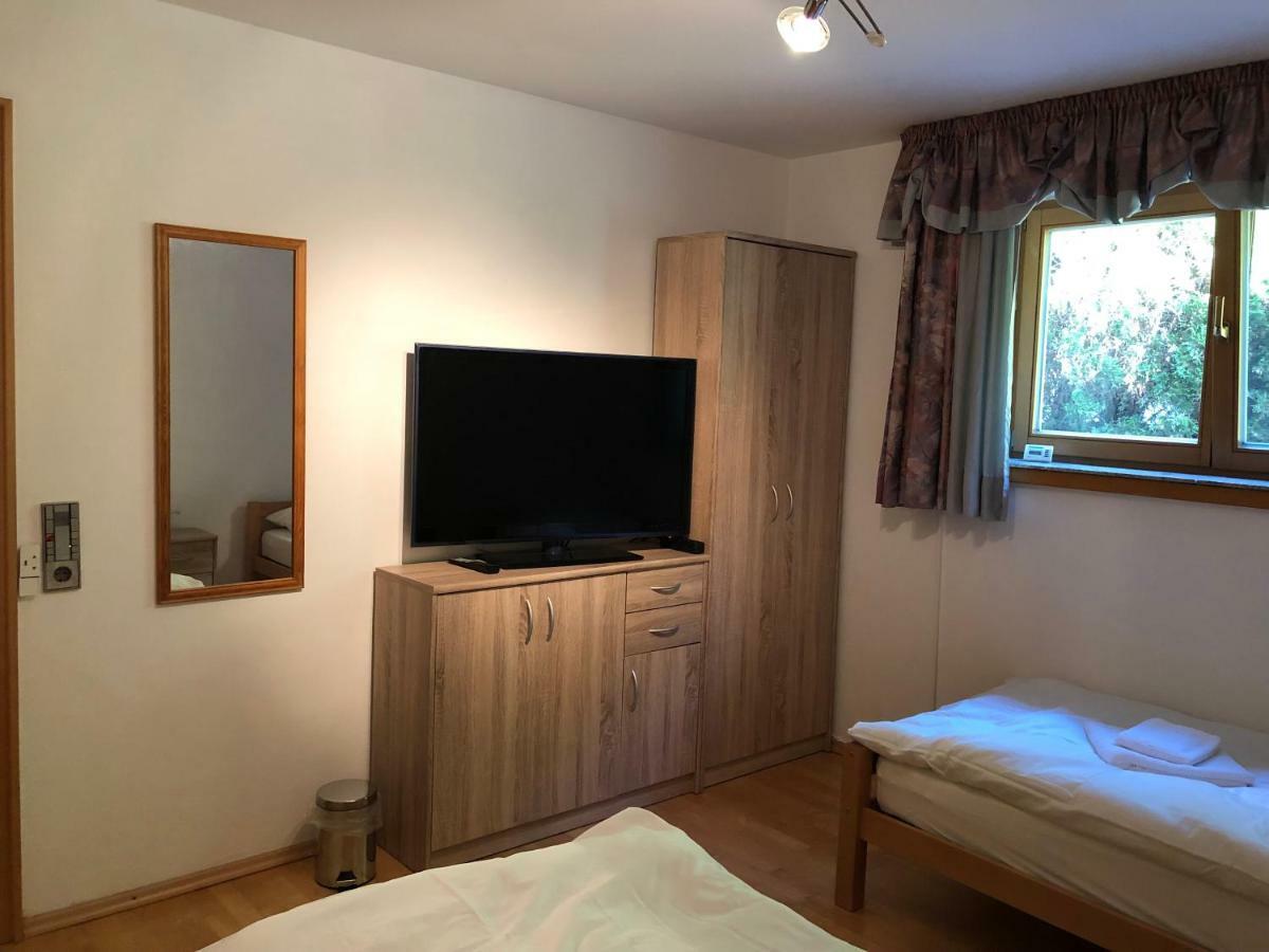 94 - Private Rooms Eichenau Екстер'єр фото